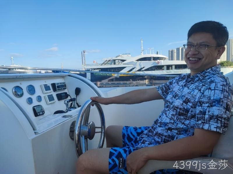 携手四载同行，欢聚三亚同庆